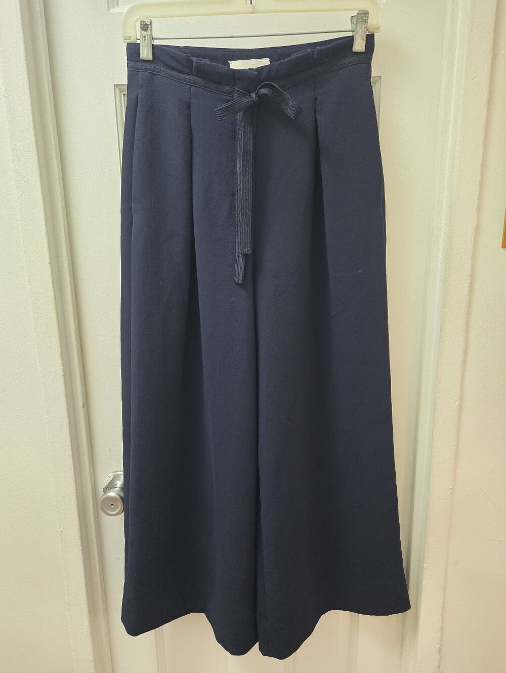 Aritzia Wilfred Navy Blue Wide Leg High Waisted Cropped Pants 4 Small